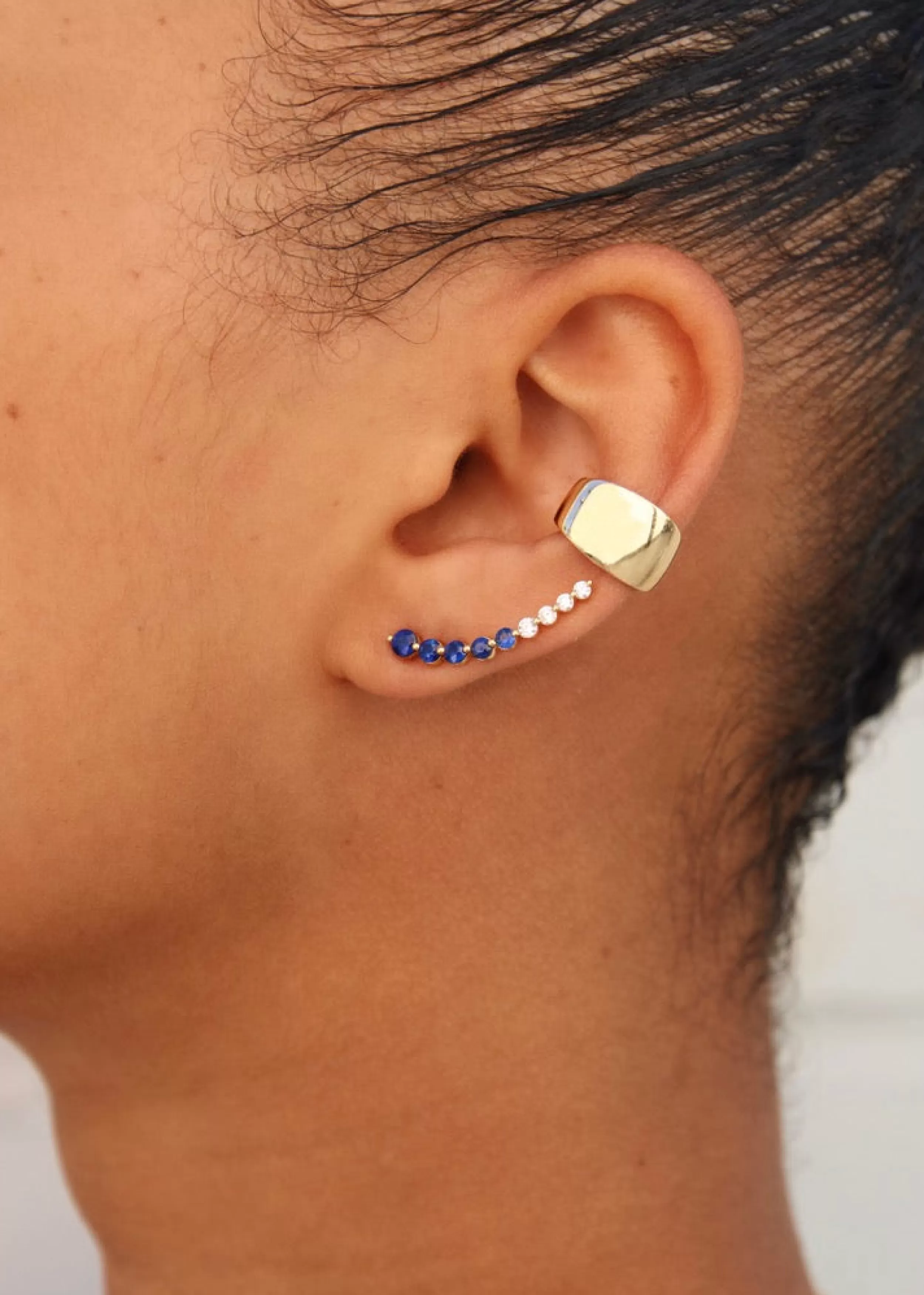 Anita Ko Floating^FLOATING DIAMOND AND BLUE SAPPHIRE EARRING